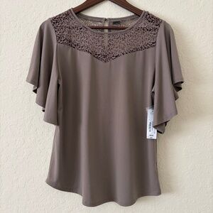 NWT Worthington Taupe Lace Yolk Accent Ruffle Flounce Sleeves Blouse Quiet Lux